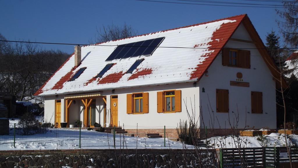 Rozmaring Vendeghaz Otel Zengővárkony Dış mekan fotoğraf