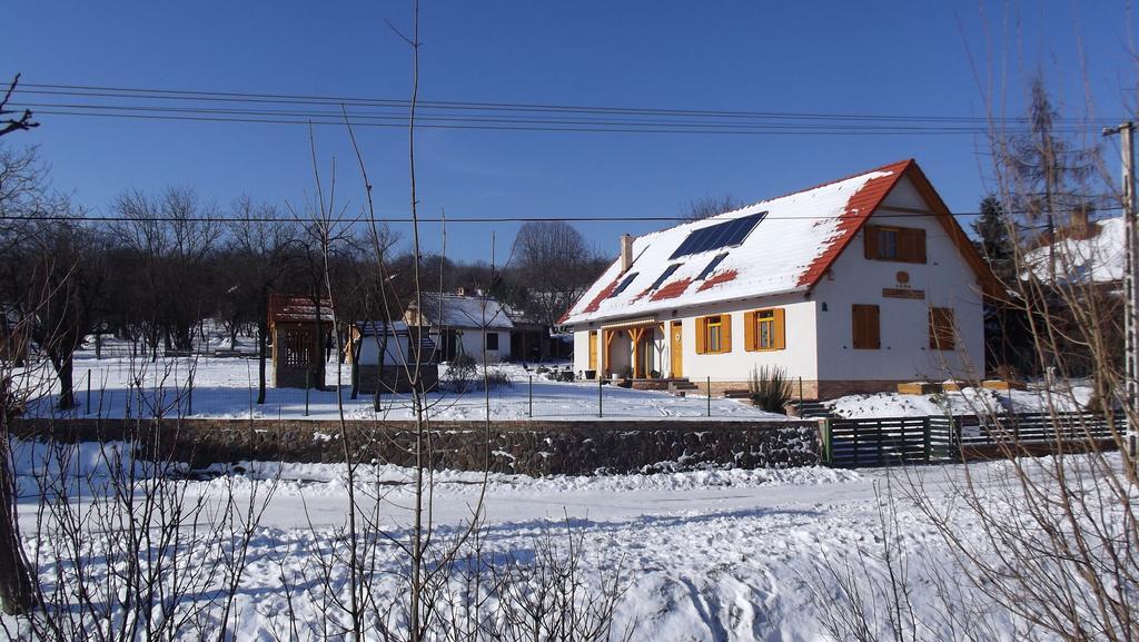 Rozmaring Vendeghaz Otel Zengővárkony Dış mekan fotoğraf