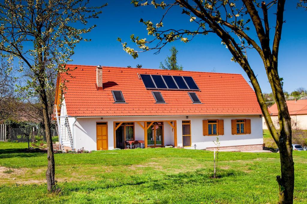 Rozmaring Vendeghaz Otel Zengővárkony Dış mekan fotoğraf